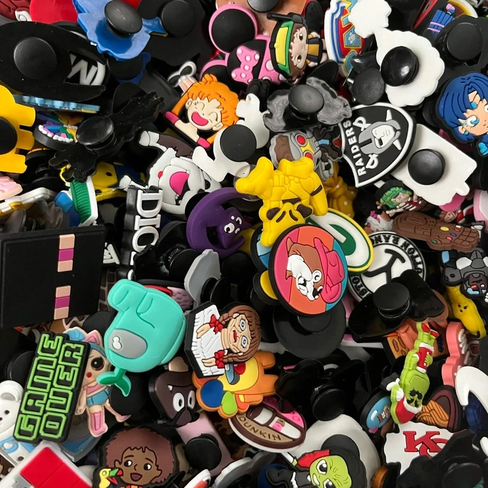 25 PIECE RANDOM CROC CHARMS - Picture 8 of 13